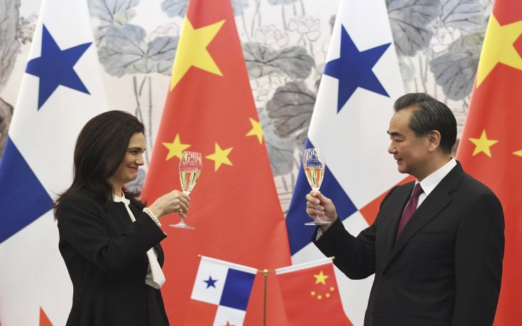 Ο Παναμάς γυρίζει την πλάτη στην Ταϊβάν και συνάπτει διπλωματικές σχέσεις με την Κίνα