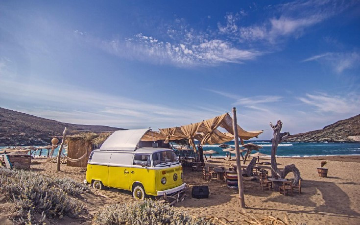 Aυτά είναι τα καλύτερα beach bars της Ελλάδας σύμφωνα με τον Guardian