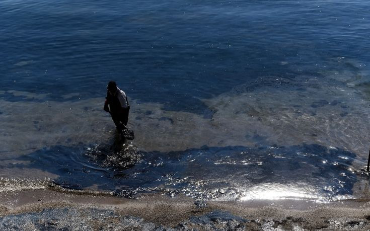 Η εικόνα του Σαρωνικού μετά τη ρύπανση από την πετρελαιοκηλίδα