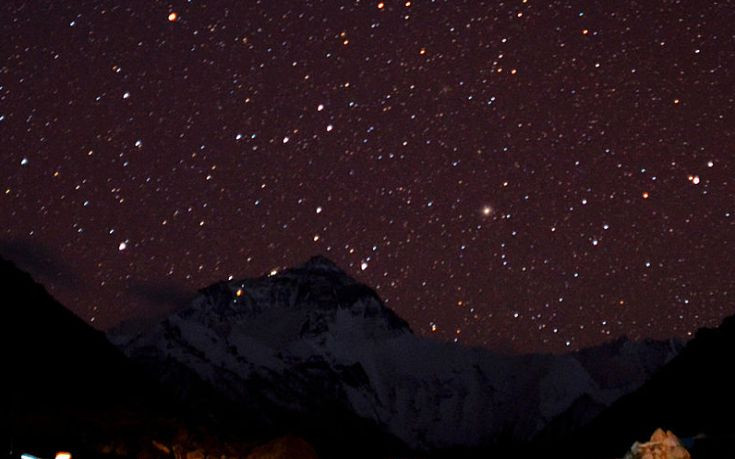 Ο έναστρος ουρανός του Θιβέτ προσφέρει απλόχερα στιγμές μαγείας