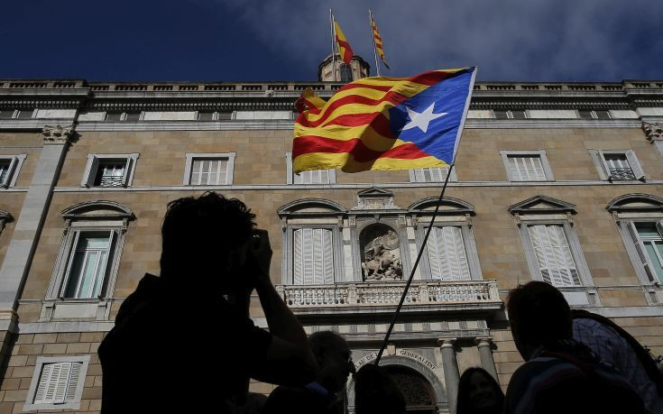 Η Καταλονία διχασμένη ανάμεσα στην ευμέρεια εντός Ισπανίας και της δύσκολης ανεξαρτησίας