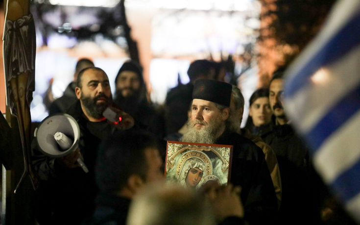 Νέα συγκέντρωση διαμαρτυρίας στη Θεσσαλονίκη, για την παράσταση «Εκκλησιάζοντες»