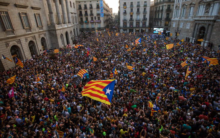 Ντέρμπι στις καταλανικές εκλογές δείχνει τελευταία δημοσκόπηση