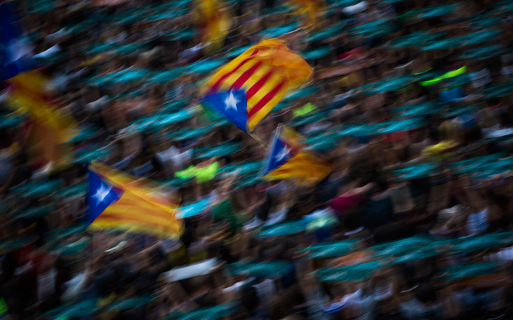 «Βουτιά» στις λιανικές πωλήσεις της Ισπανίας λόγω Καταλονίας