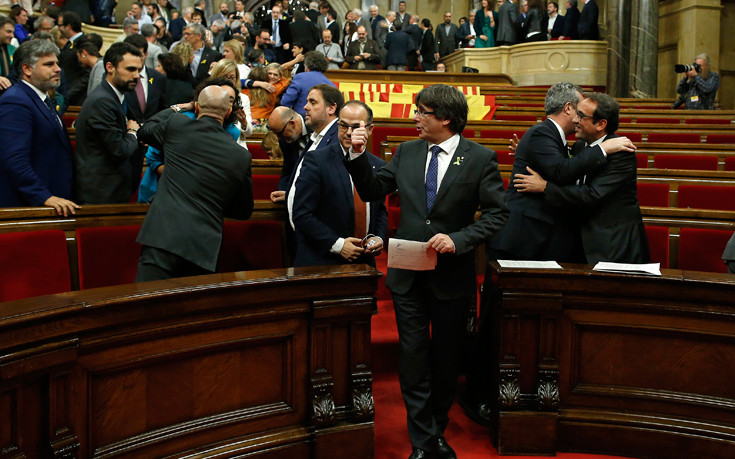 Προφυλακίστηκαν πέντε αυτονομιστές ηγέτες της Καταλονίας