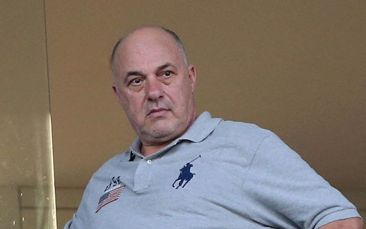 «Δεν μας χ@@@@ς ρε Νταλάρα»: Ο Μπέος στρέφεται κατά 134 καλλιτεχνών