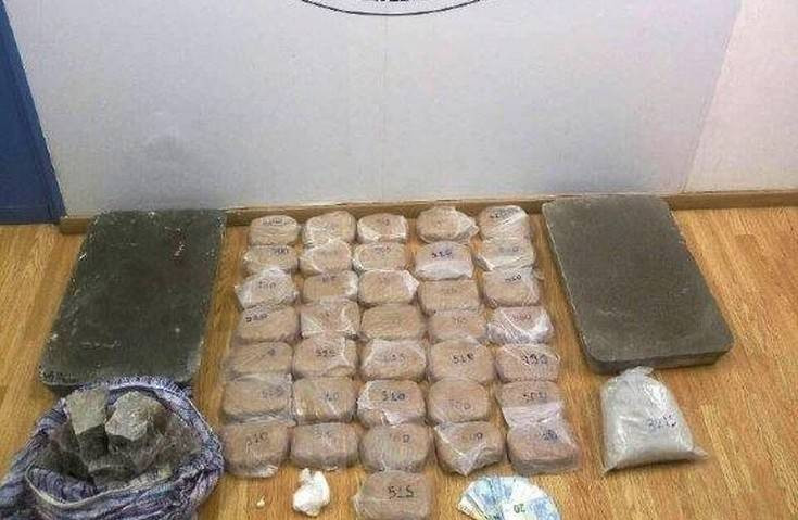 Συλλήψεις στη Δραπετσώνα για διακίνηση μεγάλων ποσοτήτων ναρκωτικών