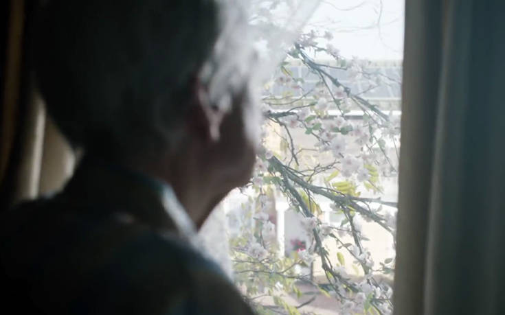 Ένα συγκινητικό βίντεο για τη μοναξιά που νιώθουν οι ηλικιωμένοι τα Χριστούγεννα