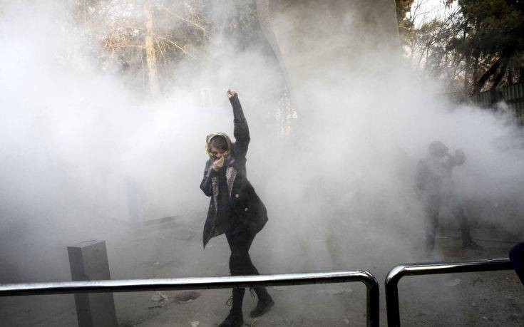 Το Ιράν περιόρισε την πρόσβαση στα social media λόγω… τρομοκρατίας