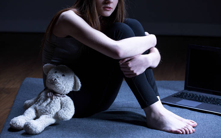 Νέα υπόθεση bullying σε 15χρονη: «Της είπαν να κάνει βίζιτα για να φτιάξει τα γυαλιά που της έσπασαν»