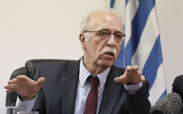 Βίτσας: Η κυβέρνηση αντιμετωπίζει τους πρόσφυγες σαν απειλή