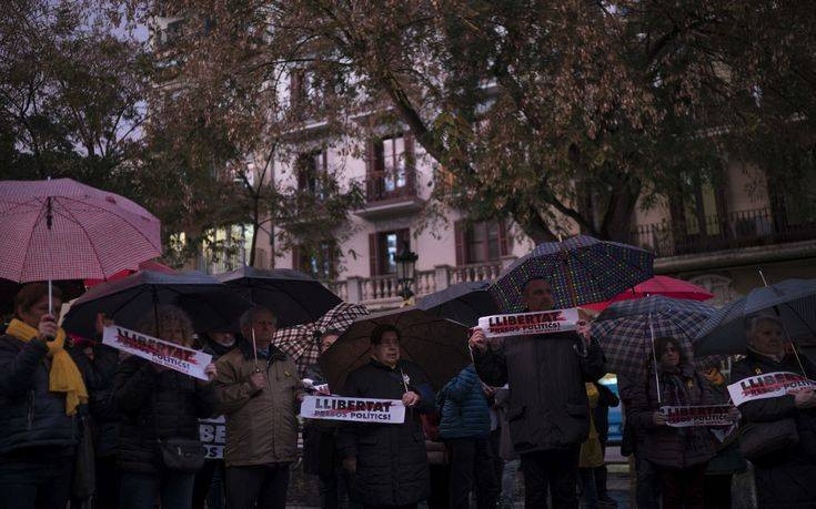 Μπλόκα σε δρόμους της Καταλονίας λόγω σύλληψης Πουτζντεμόν
