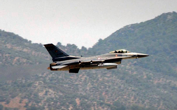 Μπαράζ παραβιάσεων από τουρκικά αεροσκάφη με αερομαχία πάνω από το Αιγαίο
