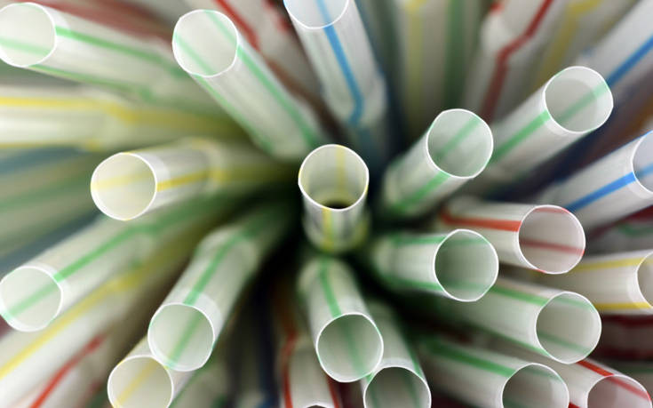 Πλαστικά Μιας Χρήσης: Σε δημόσια διαβούλευση το σχέδιο νόμου