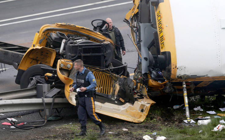 Σφοδρή σύγκρουση σχολικού λεωφορείου με φορτηγό στο Νιου Τζέρσεϊ