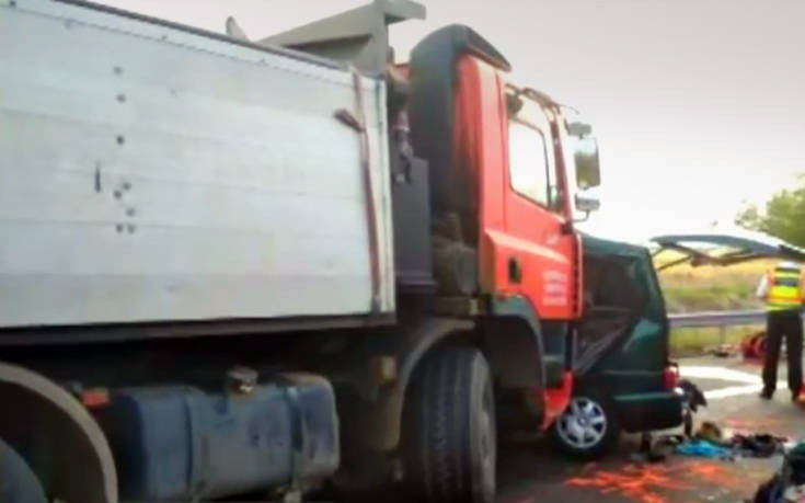 Οδηγός minibus μετέδιδε live στο Facebook τη στιγμή της σύγκρουσης με φορτηγό