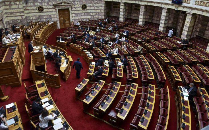 Δεκτή η τροπολογία των 16 του ΣΥΡΙΖΑ για διπλές κάλπες