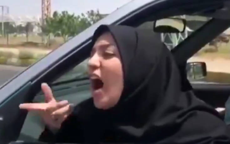 Γυναίκα επιτέθηκε σε γυναίκα γιατί δεν φοράει μαντήλα