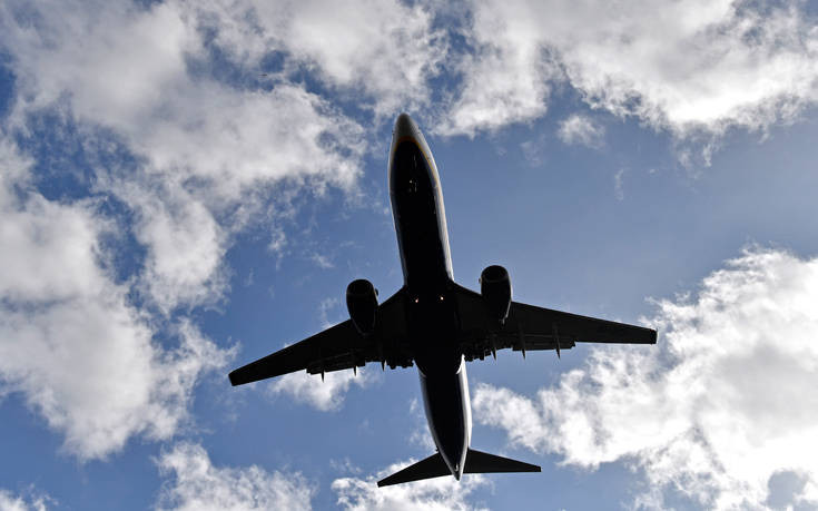Η Ryanair ενισχύει την παρουσία της στην Ελλάδα: Τρεις νέες βάσεις σε Ρόδο, Χανιά, Κέρκυρα
