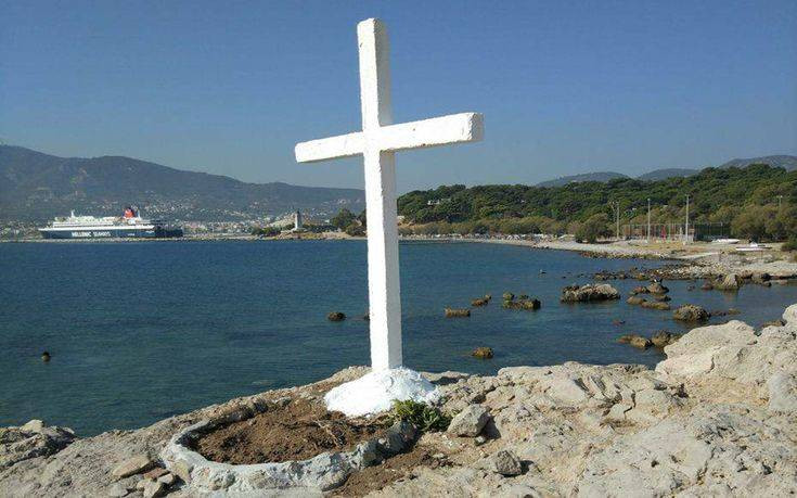 Τι συμβαίνει με τον τσιμεντένιο σταυρό στη Λέσβο και το αίτημα ΜΚΟ του νησιού