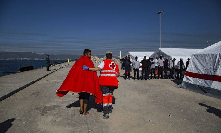 Φουσκωτό με 120 μετανάστες κατάφερε και έφτασε στη Μάλτα