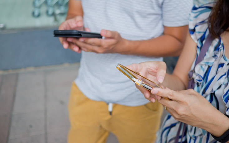 Ο Συνήγορος του Καταναλωτή ζητά μέτρα για τους ανήλικους συνδρομητές κινητής τηλεφωνίας