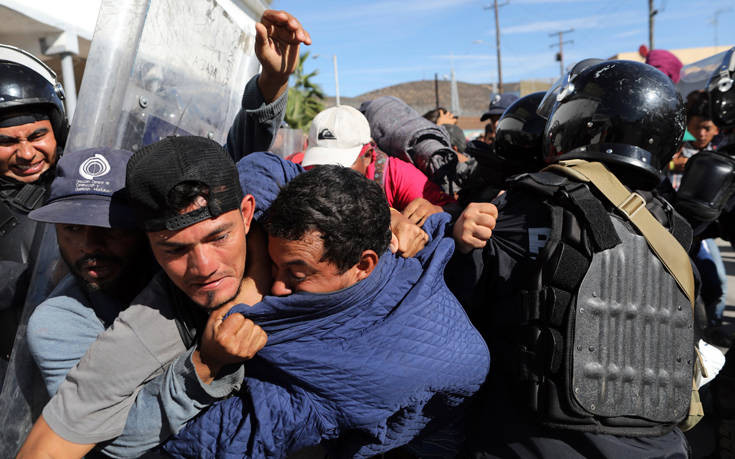 Προς απέλαση οι μετανάστες που επιχείρησαν να περάσουν τα σύνορα Μεξικού &#8211; ΗΠΑ
