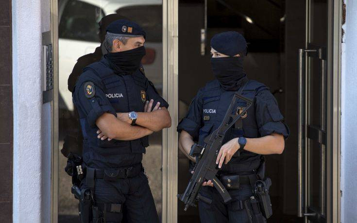 Η ισπανική κυβέρνηση απειλεί να στείλει την Εθνική Αστυνομία στην Καταλονία