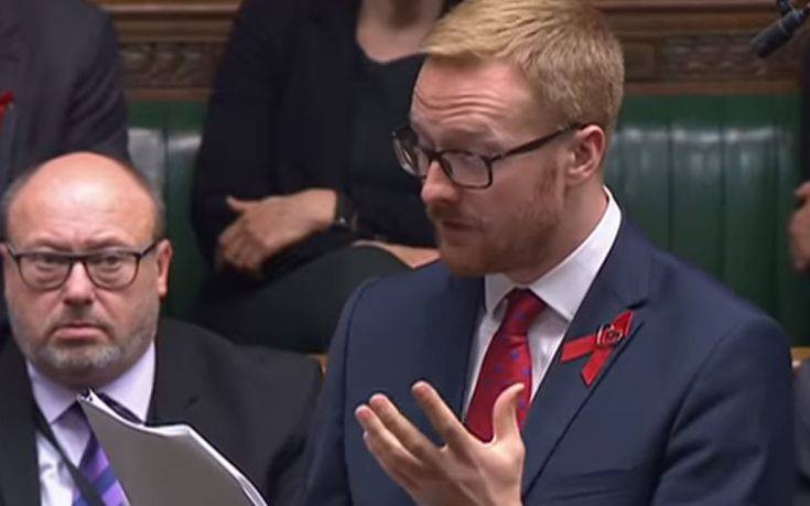 Βρετανός βουλευτής αποκάλυψε ότι έχει AIDS εδώ και δέκα χρόνια