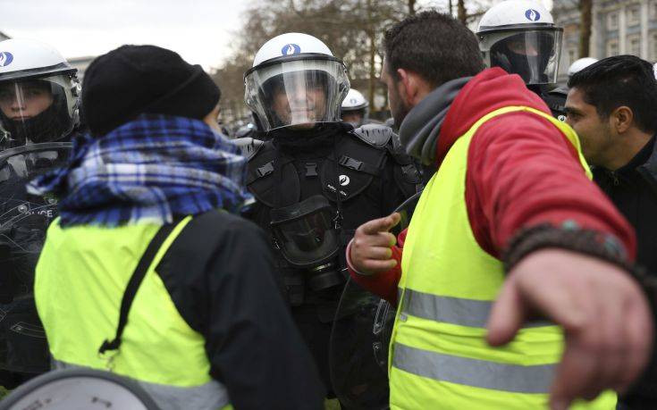 Διαδήλωση «κίτρινων γιλέκων» που τραυματίστηκαν σοβαρά σε επεισόδια με τη γαλλική αστυνομία