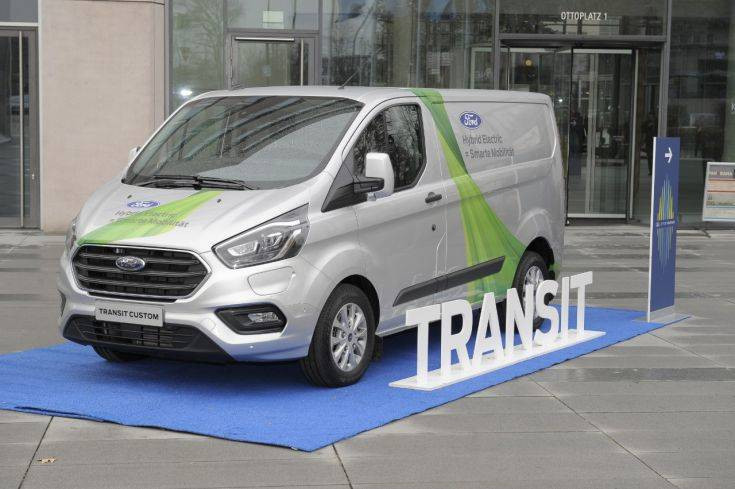 Η Ford Επεκτείνει τη δοκιμή του Transit Plug-In Hybrid Van στην Κολωνία