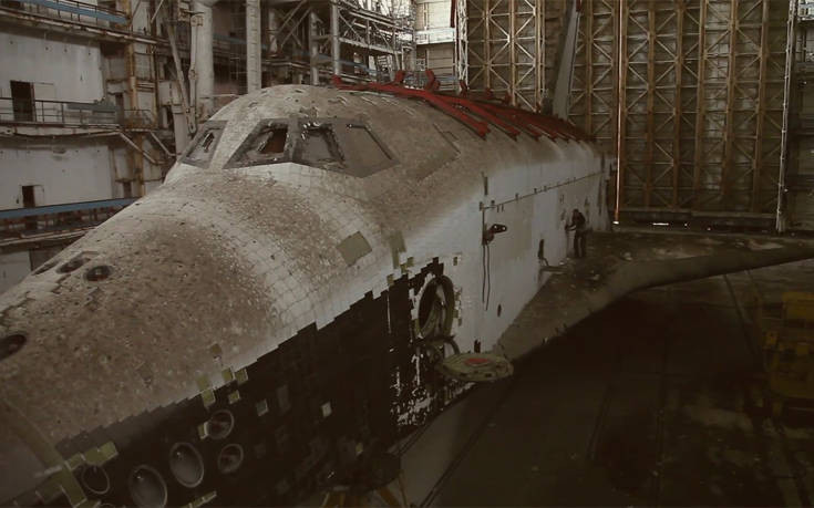 Μπήκε στα χαλάσματα και βρήκε… σοβιετικό διαστημόπλοιο