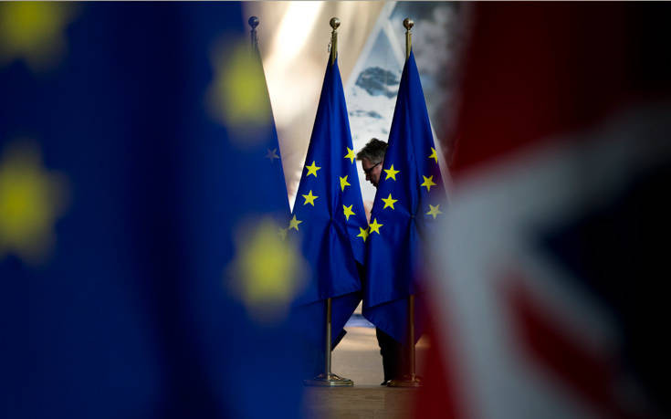Τα 27 κράτη μέλη στηρίζουν μια νέα αναβολή του Brexit