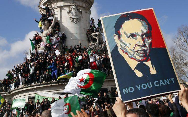 Ο στρατός της Αλγερίας ζητά από τον Μπουτεφλίκα να αποχωρήσει άμεσα