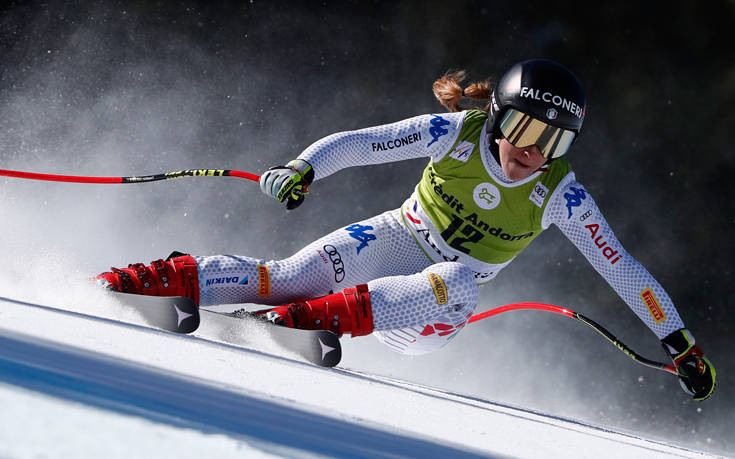 Ολυμπιονίκης του σκι κατάφερε να «παρκάρει» το αυτοκίνητό της πάνω σε βανάκι