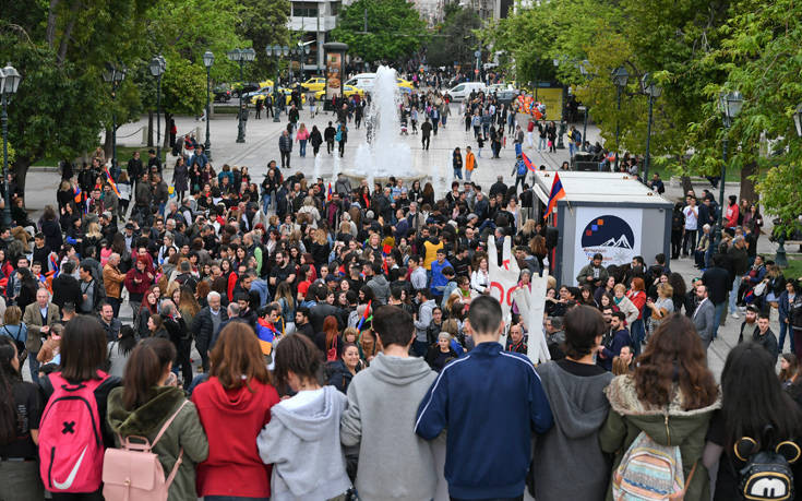 Πορεία με πανό και συνθήματα για τη Γενοκτονία των Αρμενίων στην Αθήνα
