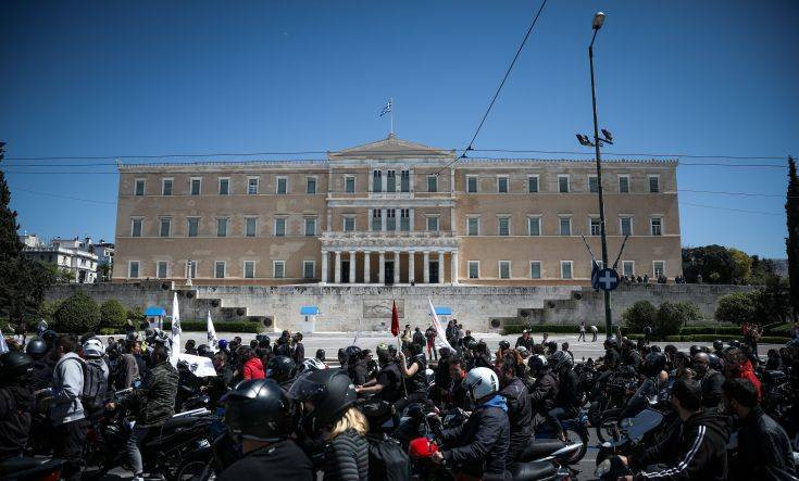 Τι αλλάζει για τους ντελιβεράδες, ποιες υποχρεώσεις θα έχουν οι εργοδότες