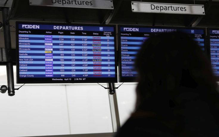 Εκατοντάδες πτήσεις ακυρώθηκαν στο Σικάγο λόγω καθυστερημένης χιονοθύελλας