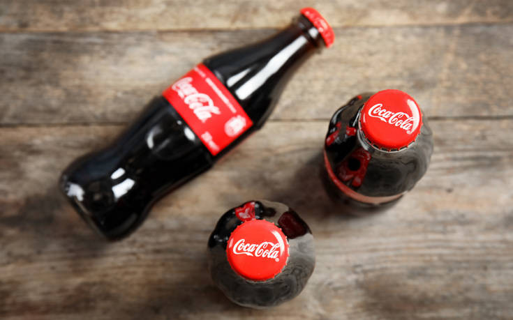 Ο λόγος που ένα άδειο μπουκάλι Coca Cola δημοπρατείται σε τιμή ρεκόρ