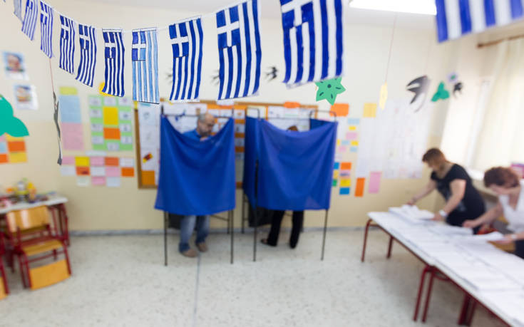 Πότε ξεκίνησε ο ελληνικός λαός να ψηφίζει απευθείας τους νομάρχες του