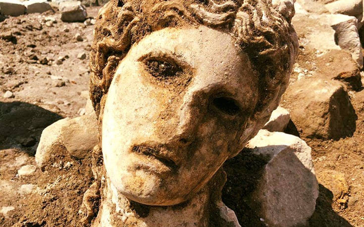 Κεφαλή αγάλματος του θεού Διόνυσου ηλικίας 2.000 ετών ανακαλύφθηκε στη Ρώμη
