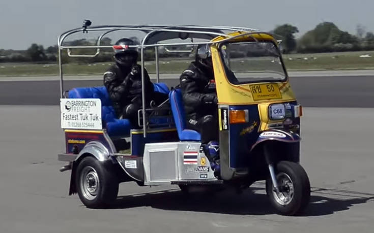 Έσπασε το ρεκόρ ταχύτητας με… τρίκυκλο ταξί της Μπανγκόκ