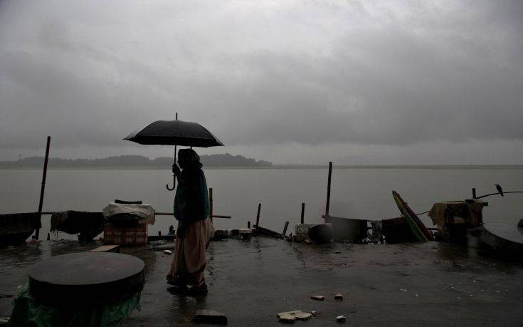 Σχέδιο &#8211; μαμούθ για απομάκρυνση 800.000 ανθρώπων στην Ινδία λόγω κυκλώνα