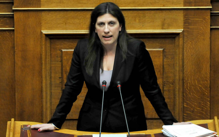 Έξαλλη η Ζωή Κωνσταντοπούλου, κατηγορεί ΣΥΡΙΖΑ-ΝΔ για κλοπή σημάτων και γραμματοσειρών