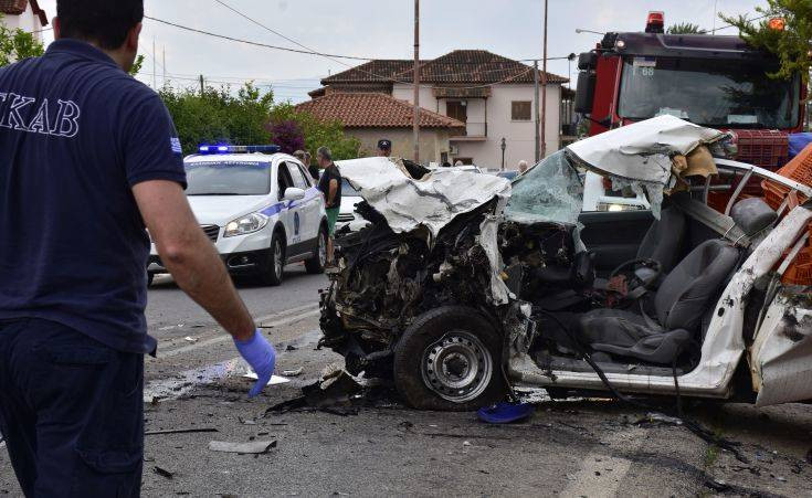 Σοβαρό τροχαίο με νεκρό στην Αργολίδα, φορτηγό συγκρούστηκε με αγροτικό