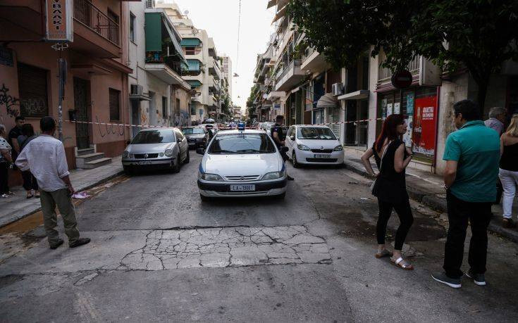 Έγκλημα στου Γουδή: «Την είδα να σέρνει το πτώμα της μητέρας της»