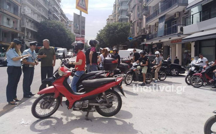 Ντελιβεράδες έκαναν μοτοπορεία στο κέντρο της Θεσσαλονίκης