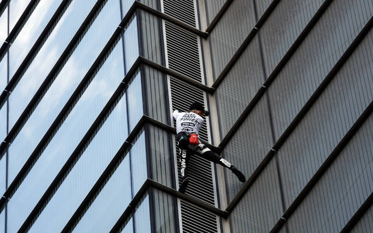 Άνθρωπος-αράχνη αναρριχήθηκε με γυμνά χέρια στον ψηλότερο ουρανοξύστη του Λονδίνου