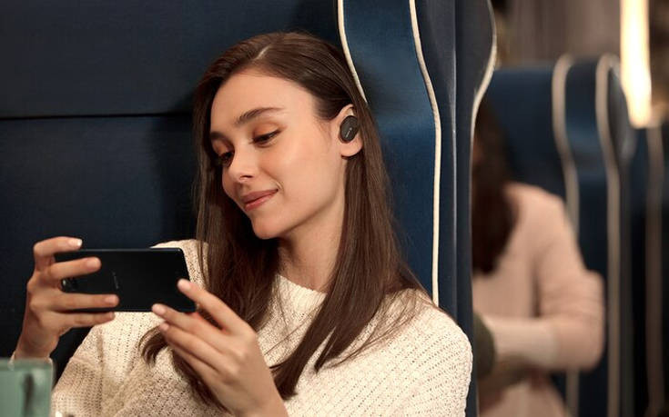 Τα ακουστικά της Sony που χαρακτηρίζονται ως ο καλύτερος αντίπαλος των AirPods της Apple