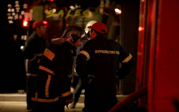 Φωτιά ξέσπασε σε κτήριο στο κέντρο της Αθήνας